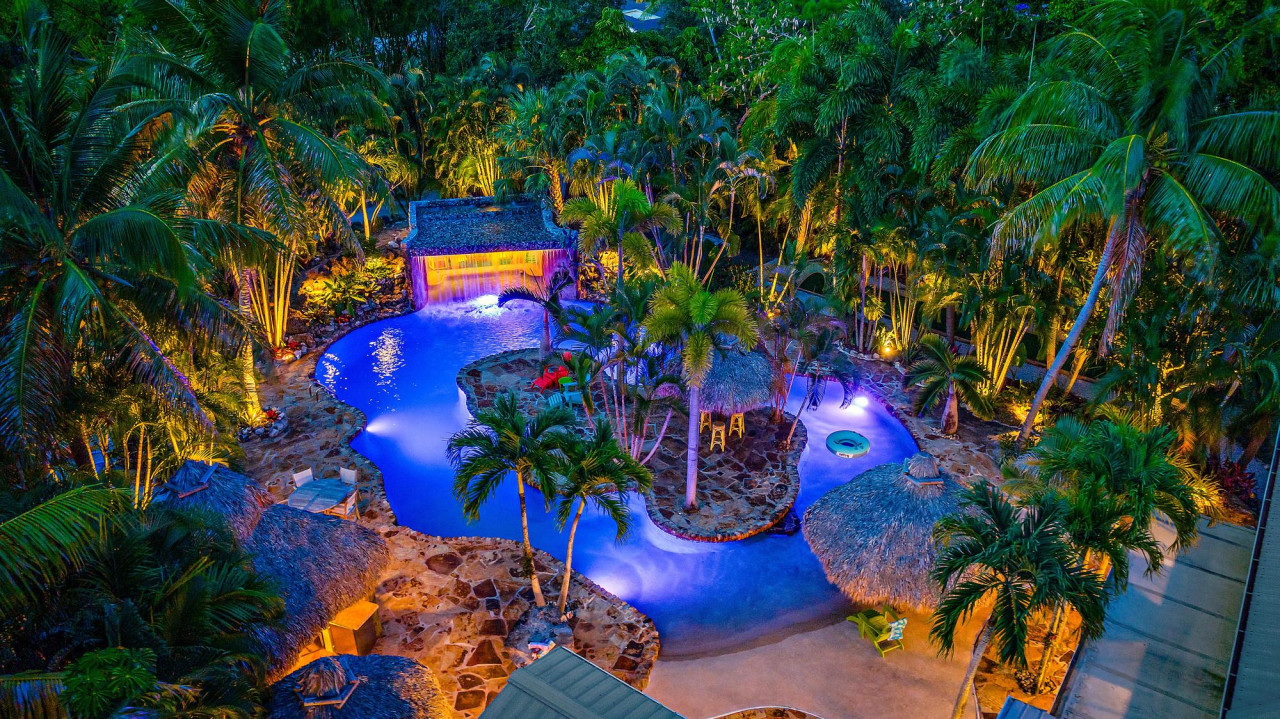 KonTiki Falls live direct-booking website — Jupiter, FL private-resort vacation estate