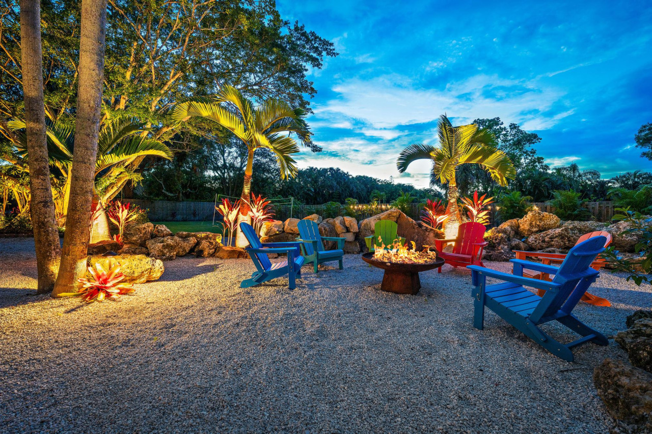 KonTiki Falls — thatched tiki huts and outdoor lounge